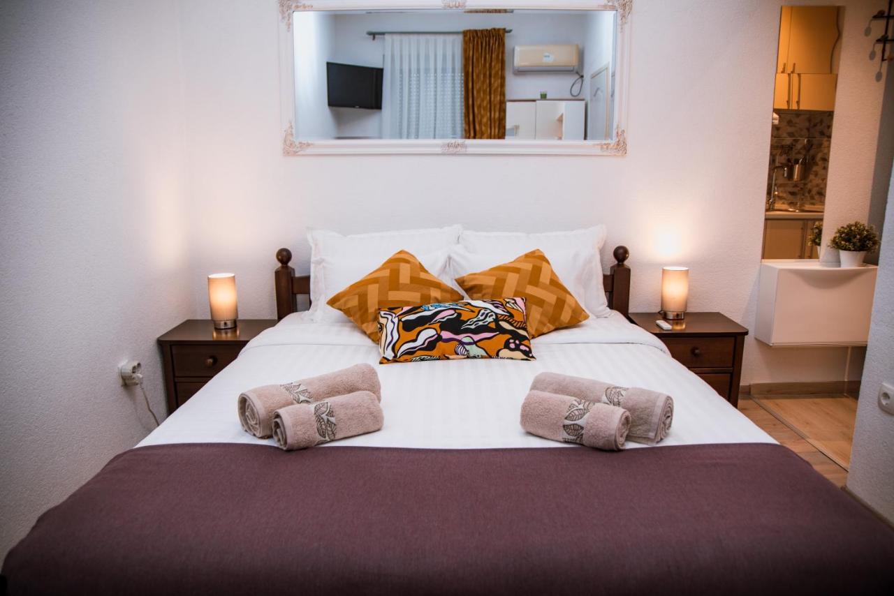 Guest House Mylan Licko Petrovo Selo Bagian luar foto