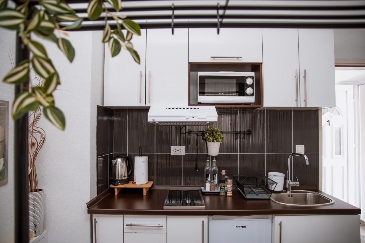Guest House Mylan Licko Petrovo Selo Bagian luar foto